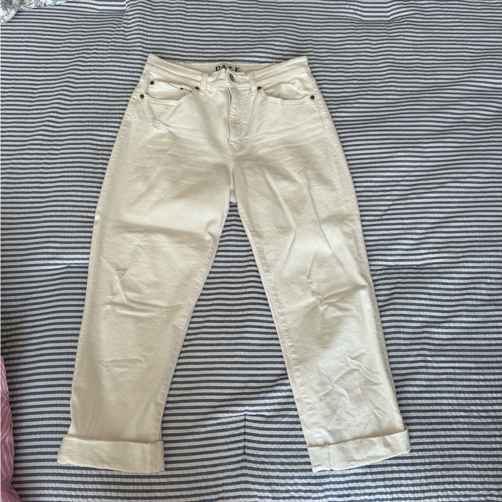 DAZE Women's Cropped Cream Jeans